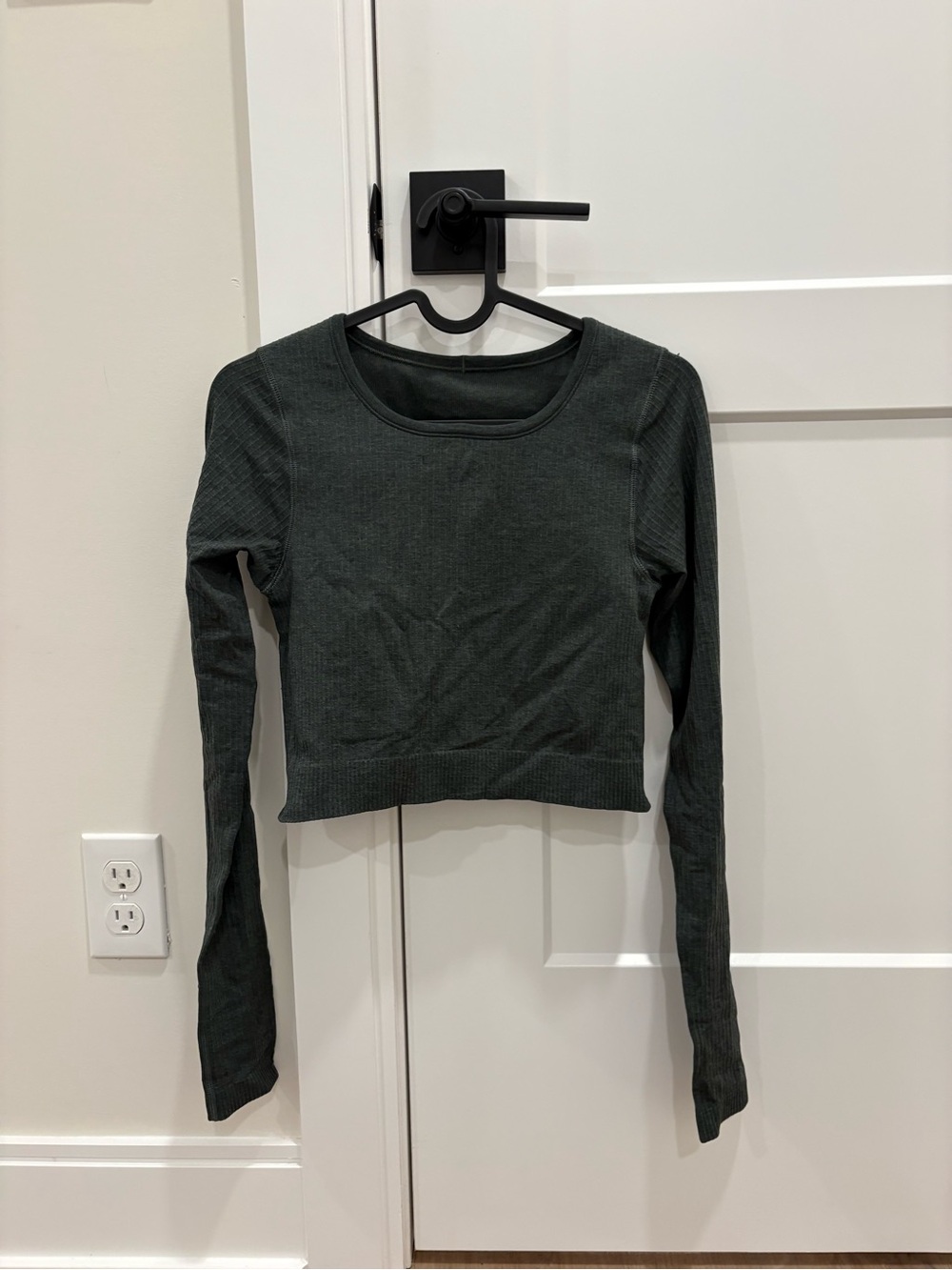 Lululemon Ribbed Long Sleeve Cropped Size 6